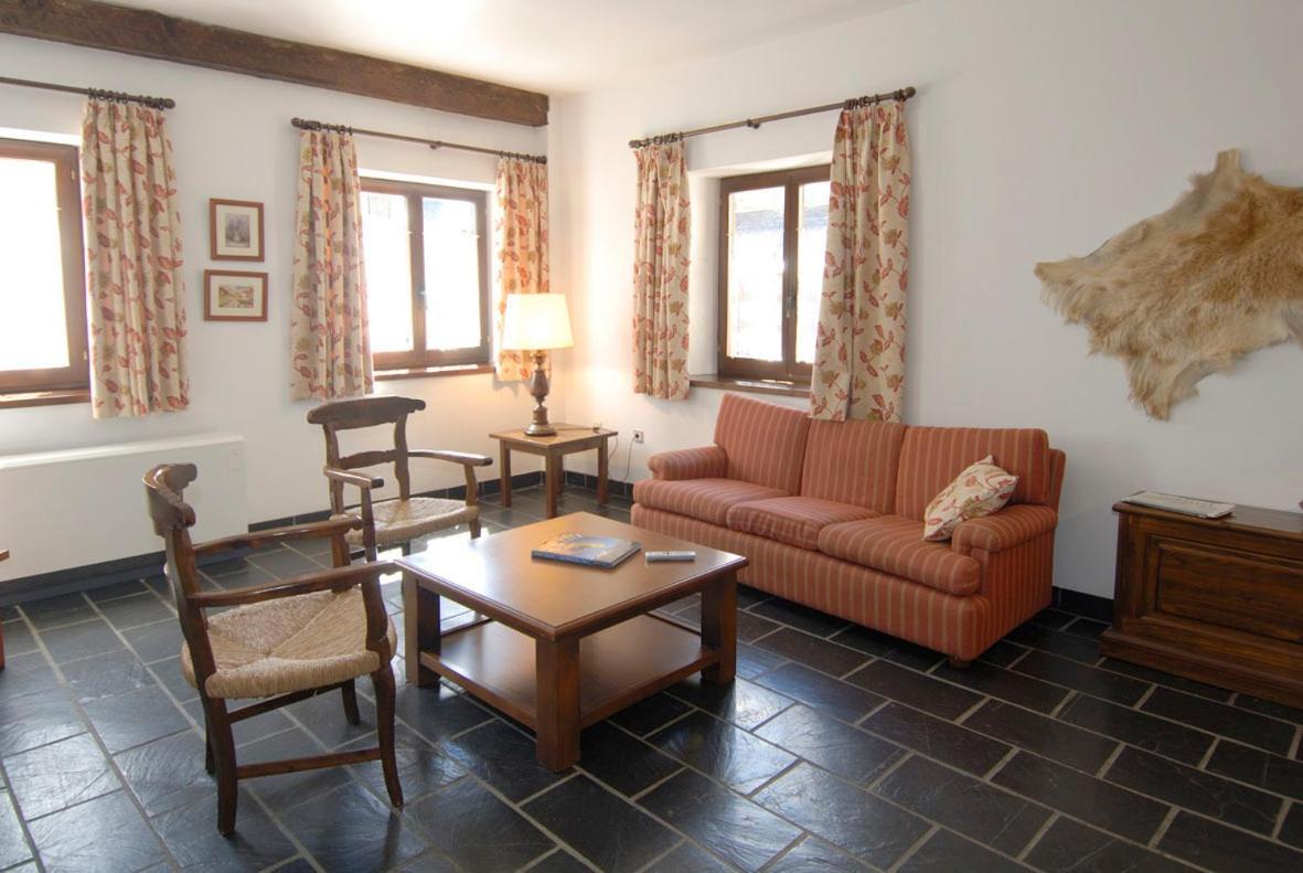 Apartamentos Linsoles Eriste Exterior photo