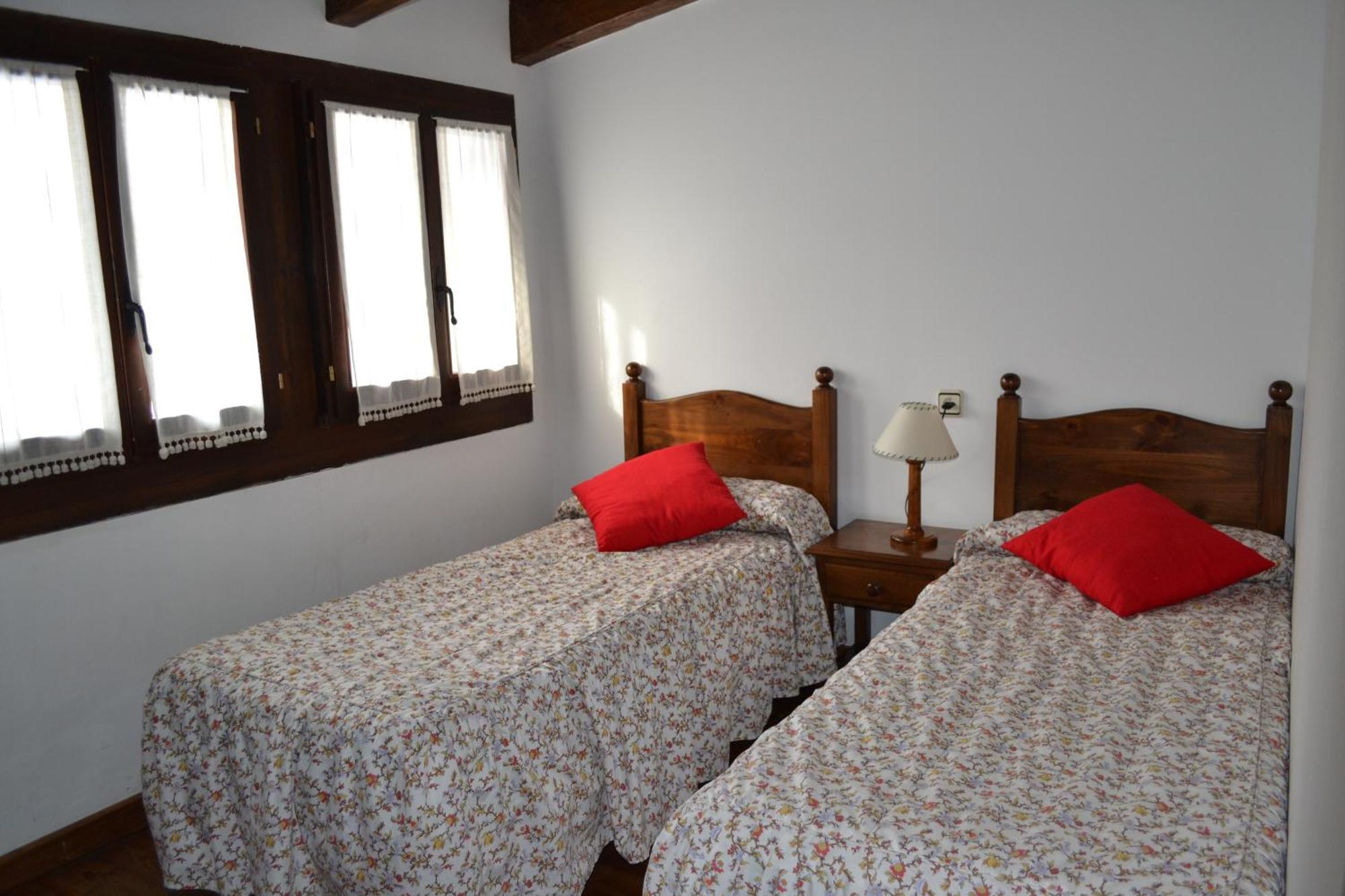 Apartamentos Linsoles Eriste Exterior photo