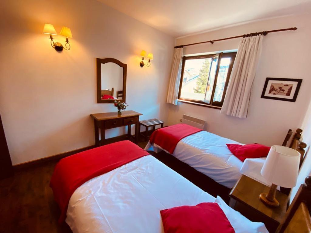 Apartamentos Linsoles Eriste Exterior photo