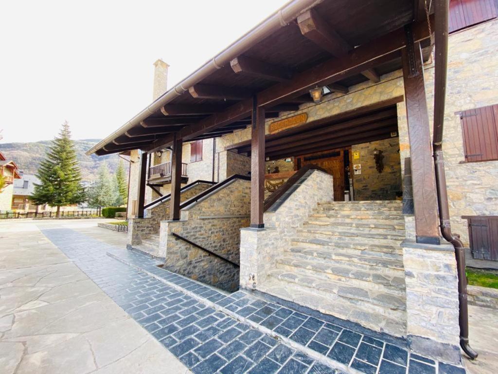 Apartamentos Linsoles Eriste Exterior photo