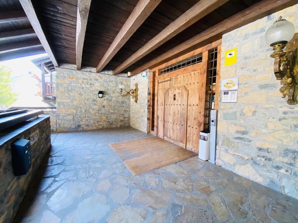 Apartamentos Linsoles Eriste Exterior photo