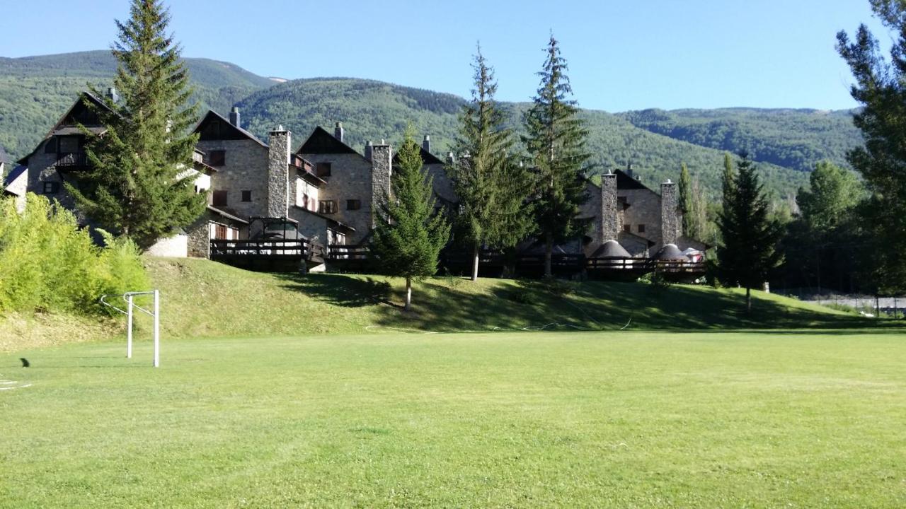 Apartamentos Linsoles Eriste Exterior photo