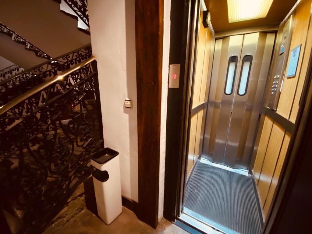 Apartamentos Linsoles Eriste Exterior photo